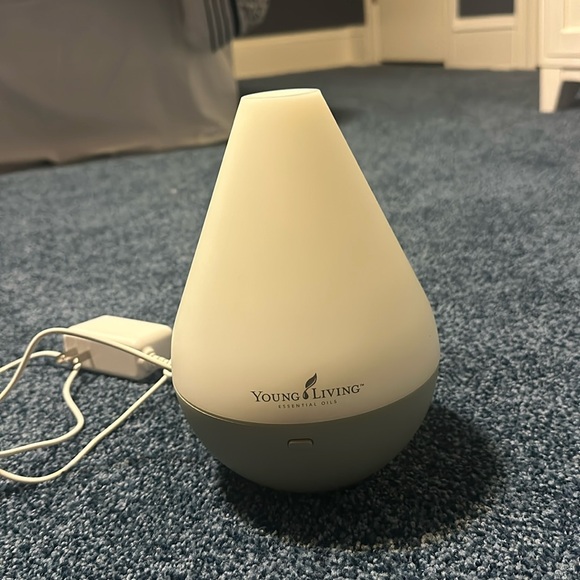 Dewdrop Essential Oil Diffuser by Young Living - Aromatherapy Diffuser - Picture 2 of 7